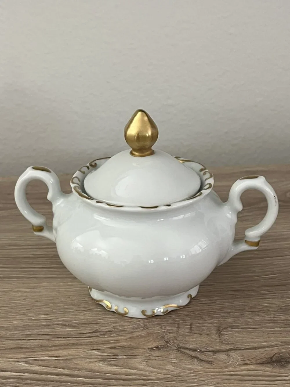 Vtg Bareuther Bavaria Germany Porcelain Sugar Bowl Gold Trim Lidded MCM Elegance